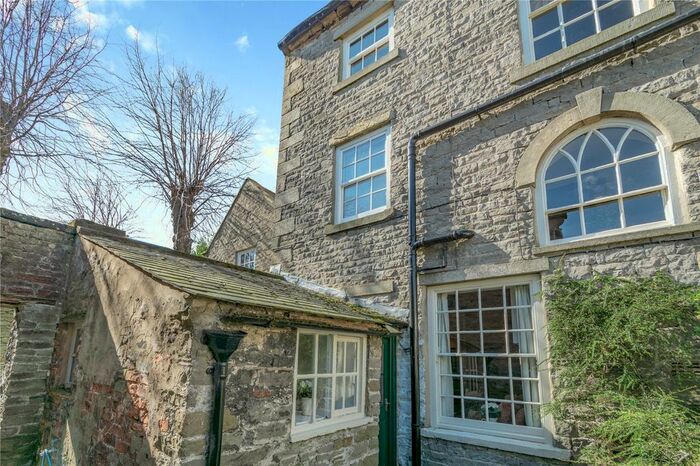 4 Bedroom Semi-Detached House For Sale In Market Place, Middleham, Leyburn, North Yorkshire, DL8