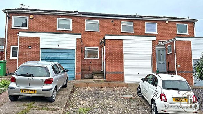 3 Bedroom Terraced House For Sale In Thorneywood Rise, Nottingham, NG3