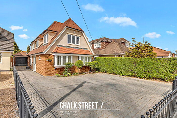 5 Bedroom Detached House For Sale In Briscoe Road, Rainham, RM13
