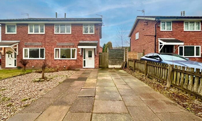 3 Bedroom House To Rent In Priory Drive, Macclesfield, SK10