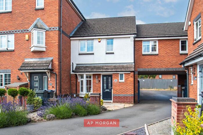 3 Bedroom End Of Terrace House For Sale In Rubery Field Close, Rubery, Birmingham, West Midlands, B45