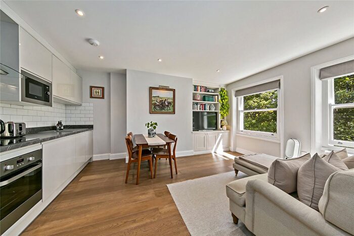 1 Bedroom Flat For Sale In Richmond Road, East Twickenham, TW1