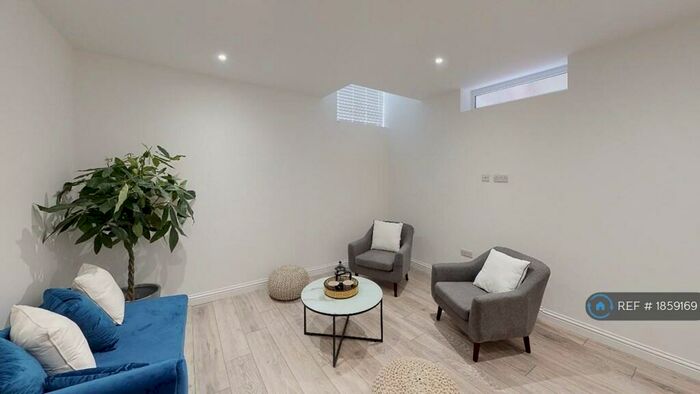 7 Bedroom Terraced House To Rent In Pains Road, Southsea, PO5