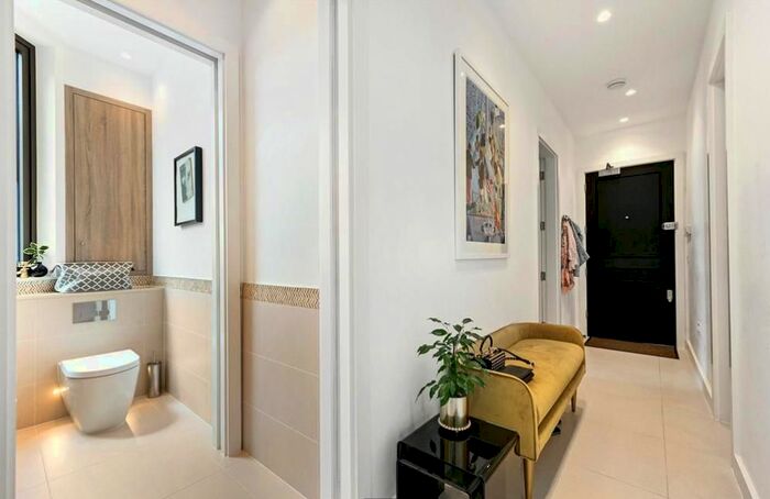 2 Bedroom Flat To Rent In Hyde Park Square, London, W2