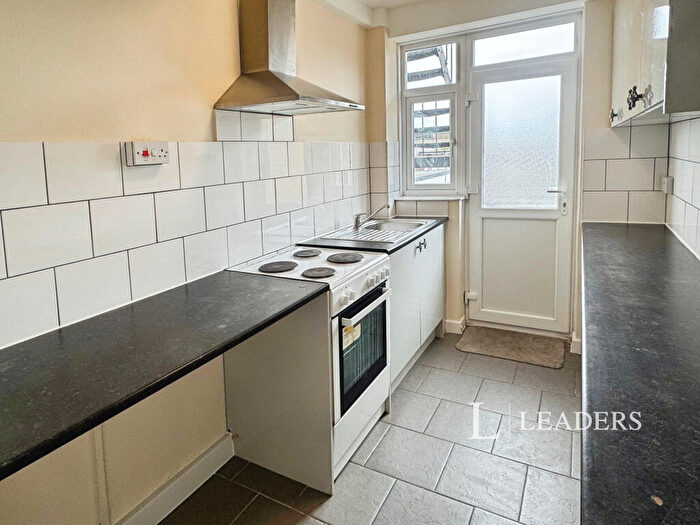 2 Bedroom Apartment To Rent In Terminus Road, BN21