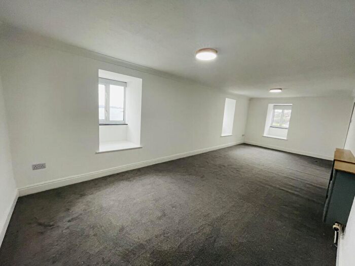 2 Bedroom Apartment To Rent In Milford Haven, SA73