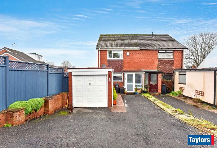 3 Bedroom Semi Detached House For Sale In Kingswinford, Queen Street, DY6