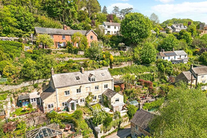 3 Bedroom Cottage For Sale In High Street, Chalford, GL6