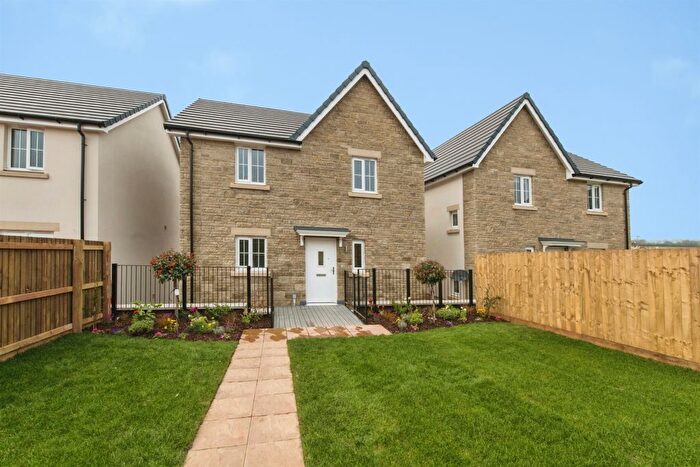 4 Bedroom Detached House For Sale In Covert Close, Axminster, EX13