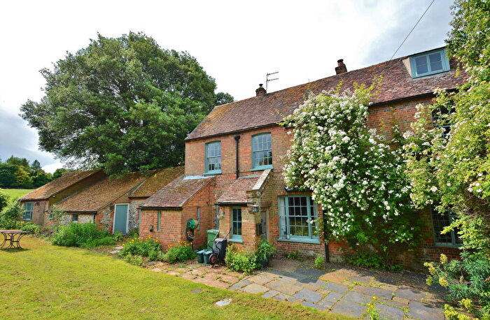 5 Bedroom Semi-Detached House For Sale In High Street, Lewknor, OX49