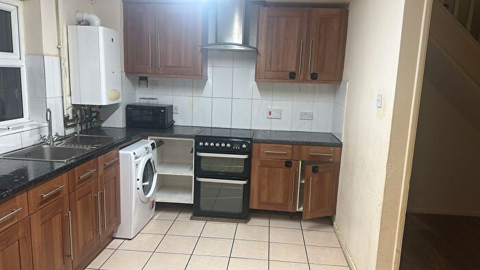 4 Bedroom Terraced House To Rent In Tindal Street, London, SW9