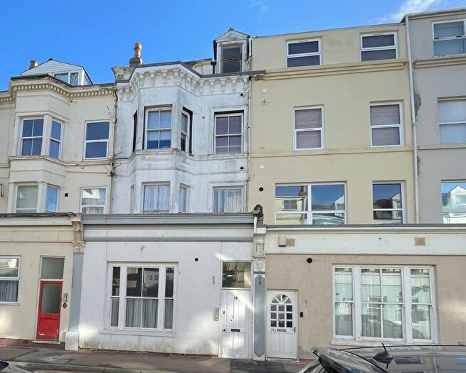 1 Bedroom Flat For Sale In Flat South Street, Scarborough, North Yorkshire, YO11