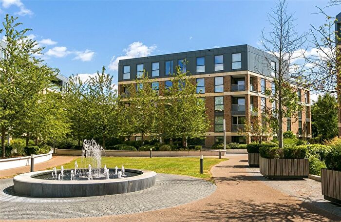 2 Bedroom Flat For Sale In Levett Square, Kew, Surrey, TW9