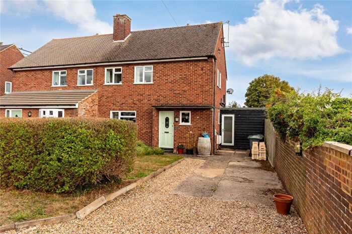 3 Bedroom Semi Detached House For Sale In Queens Road, Ampthill, Bedfordshire, MK45