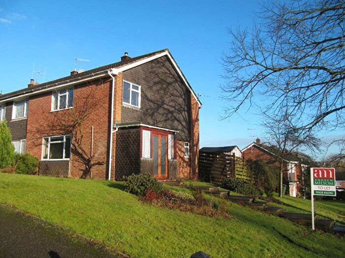 3 Bedroom End Of Terrace House To Rent In Barnards Hill, Marlow, SL7