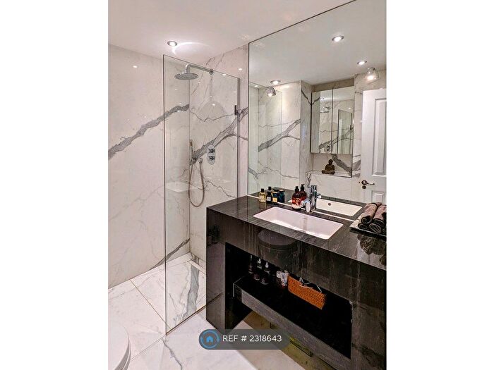 1 Bedroom Flat To Rent In West Smithfield, London, EC1A