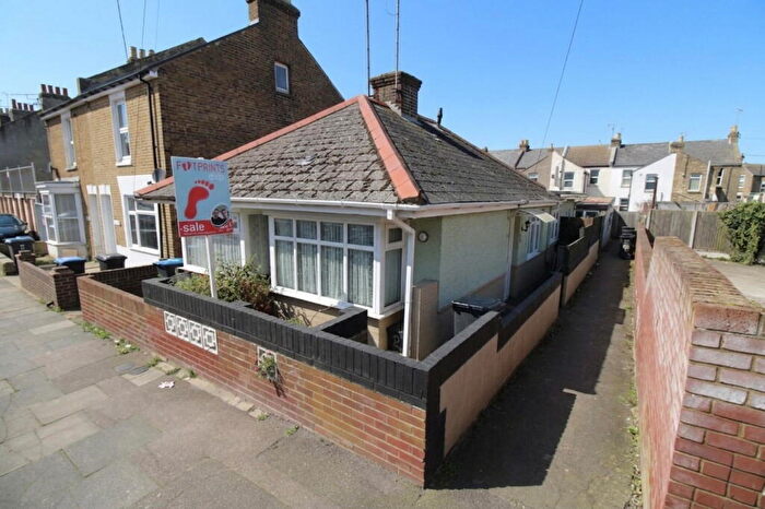 2 Bedroom Semi-Detached Bungalow For Sale In Salmestone Road, Margate, CT9