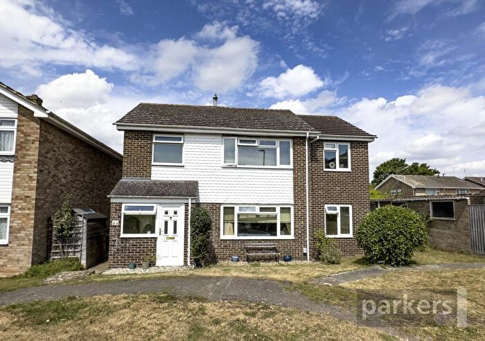4 Bedroom Detached House To Rent In Farmers Close, Witney, Oxfordshire, OX28