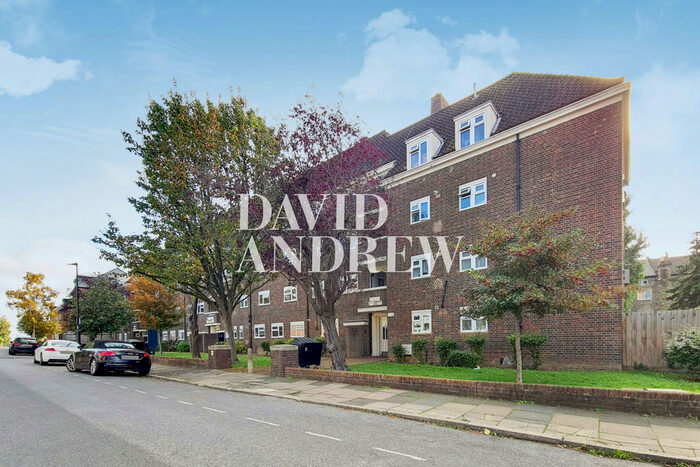 2 Bedroom Apartment To Rent In Connaught Road, London, N4