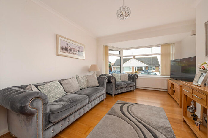 2 Bedroom Bungalow For Sale In Shamrock Avenue, Whitstable, CT5