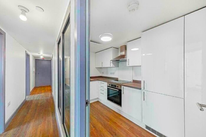 2 Bedroom Apartment To Rent In Willow House, L21