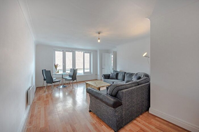 3 Bedroom Flat To Rent In New Caledonian Wharf, Odessa Street, SE16