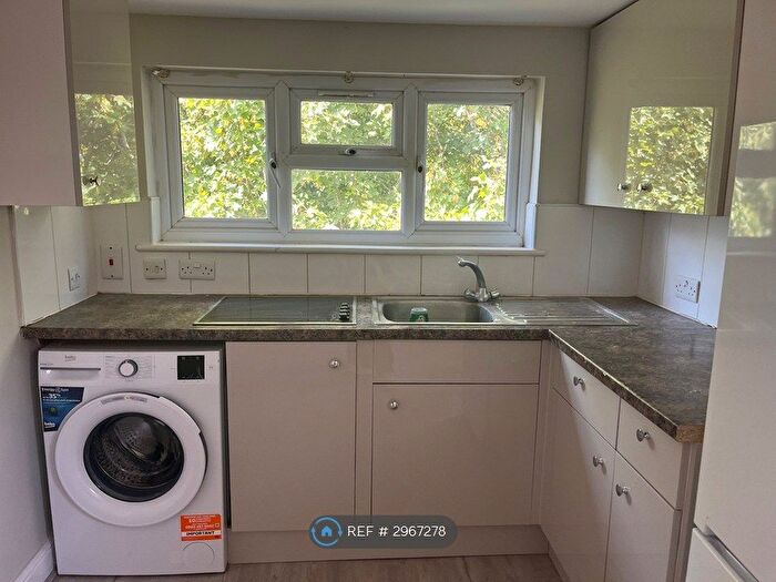 1 Bedroom Flat To Rent In Pomfret Avenue, Luton, LU2