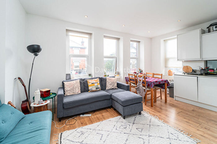 1 Bedroom Flat To Rent In Green Lanes, Haringay, London, N4