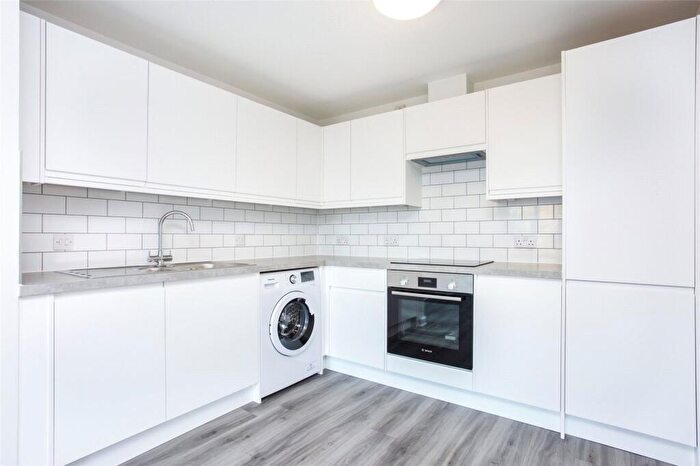 2 Bedroom Flat To Rent In The Origin Apartments, Summer Place, Bracknell, RG42