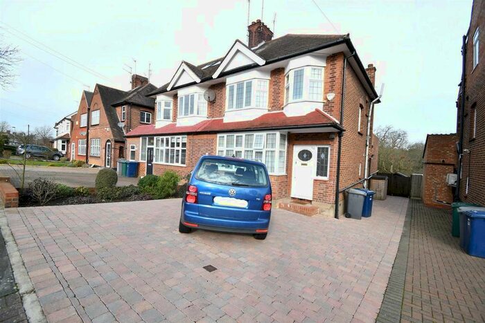 3 Bedroom Semi-Detached House To Rent In Chanctonbury Way, London, N12