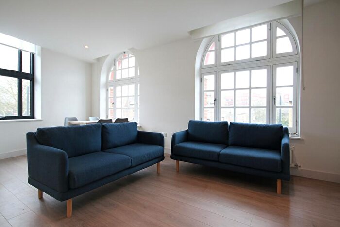 2 Bedroom Flat To Rent In Cambridge House, Mayes Road, Haringay, N22