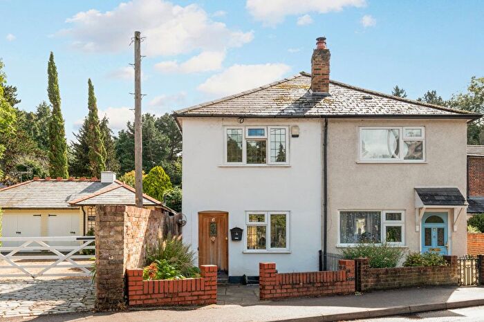 2 Bedroom Terraced House For Sale In Brooklands Lane, Weybridge, KT13