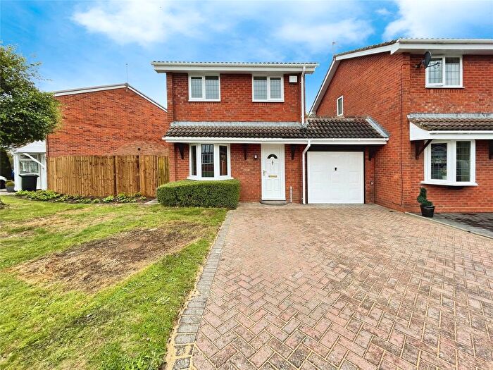 3 Bedroom Detached House To Rent In St. Andrews Drive, Perton, Wolverhampton, Staffordshire, WV6
