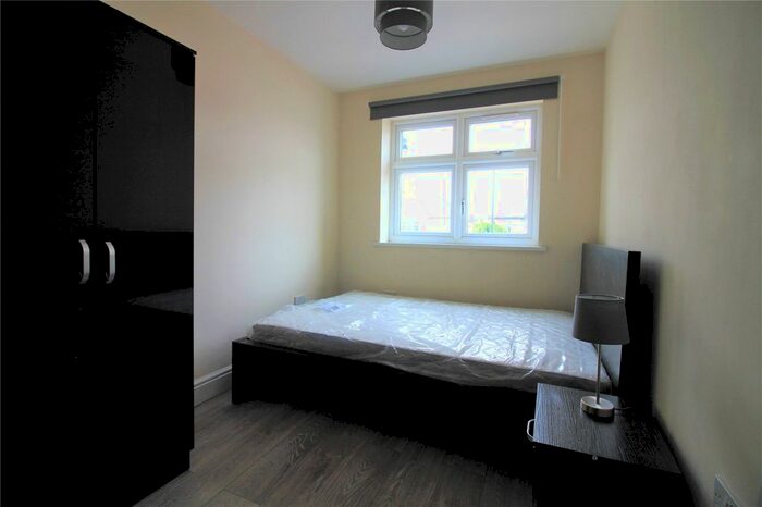 1 Bedroom Studio To Rent In Bideford Avenue, Perivale, Greenford, UB6