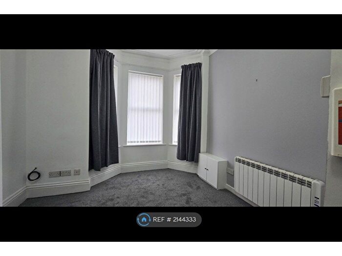 1 Bedroom Flat To Rent In Wilderspool Causeway, Warrington, WA4