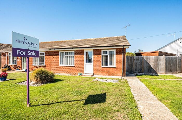 2 Bedroom Semi Detached Bungalow For Sale In Tretawn Gardens, Selsey, PO20