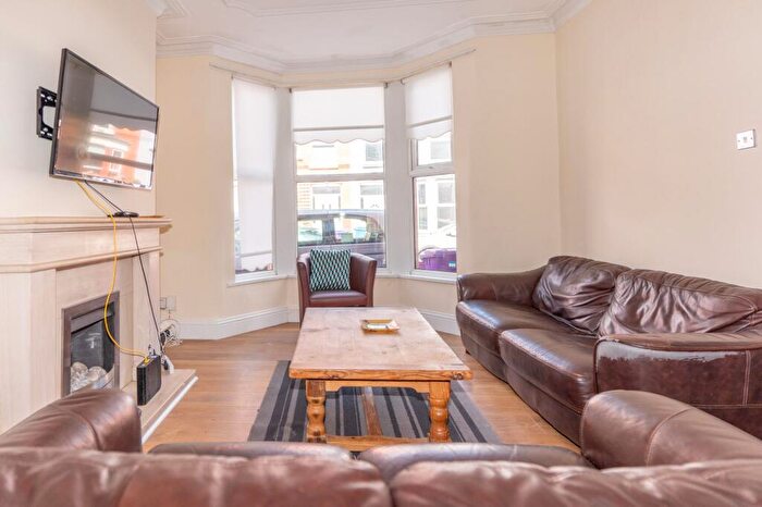 4 Bedroom Terraced House To Rent In Bedroom House, Avondale Road, L15