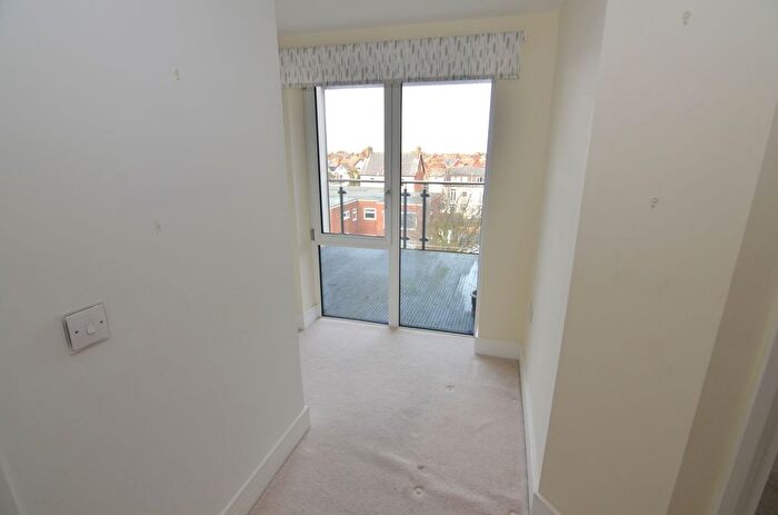 1 Bedroom Flat For Sale In Hamilton Gardens, Felixstowe, IP11