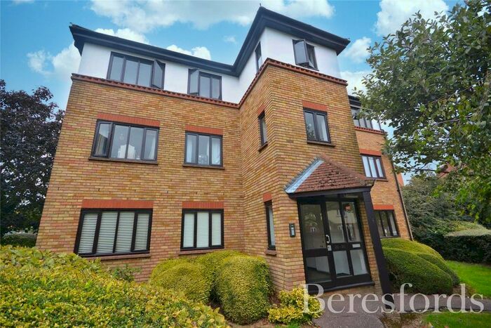 2 Bedroom Flat To Rent In Kerby Rise, Springfield, Chelmsford, CM2