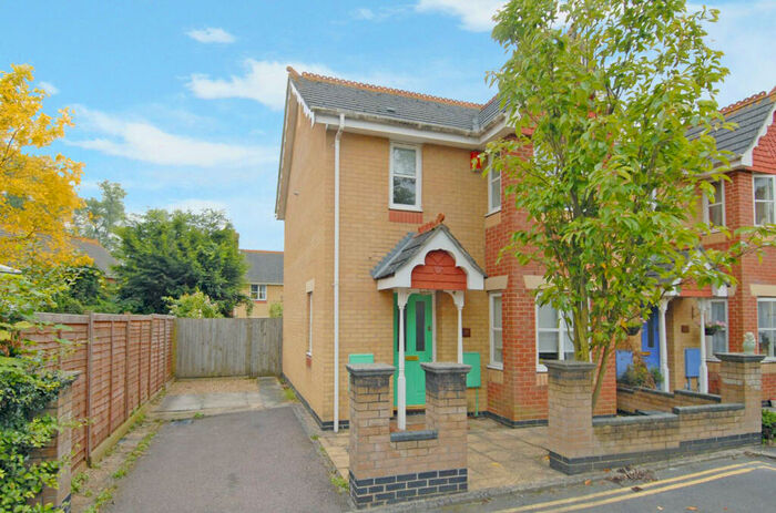 2 Bedroom Semi-Detached House To Rent In Skene Close, Oxford, OX3
