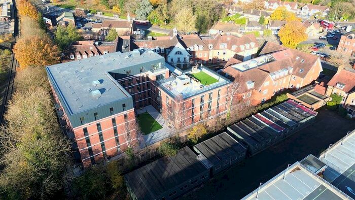 2 Bedroom Flat To Rent In Imperial House, Princes Gate, - Homer Road, Solihull, B91