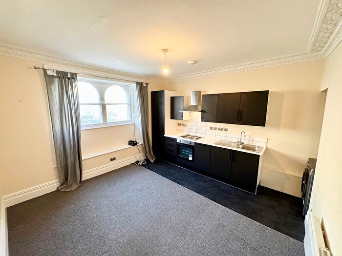 2 Bedroom Maisonette To Rent In Whiteladies Road, Bristol, BS8