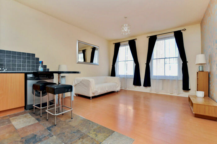 1 Bedroom Flat To Rent In Hoxton Street, London, N1