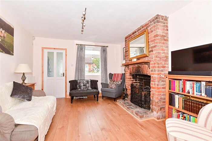 3 Bedroom End Of Terrace House For Sale In The Freehold, East Peckham, Tonbridge, Kent, TN12