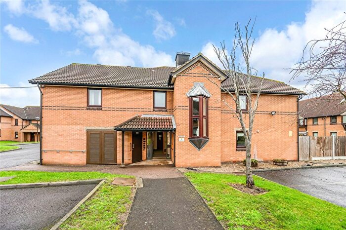 1 Bedroom Flat For Sale In Portland Close, Chadwell Heath, RM6