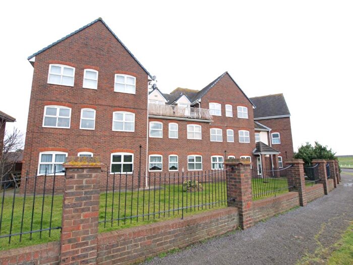 1 Bedroom Flat For Sale In Cherry Court, Western Esplanade, Canvey Island, Essex, SS8