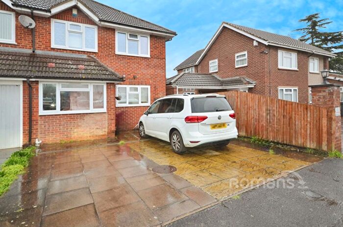 3 Bedroom Semi-Detached House To Rent In Salt Hill Avenue, Slough, Berkshire, SL1