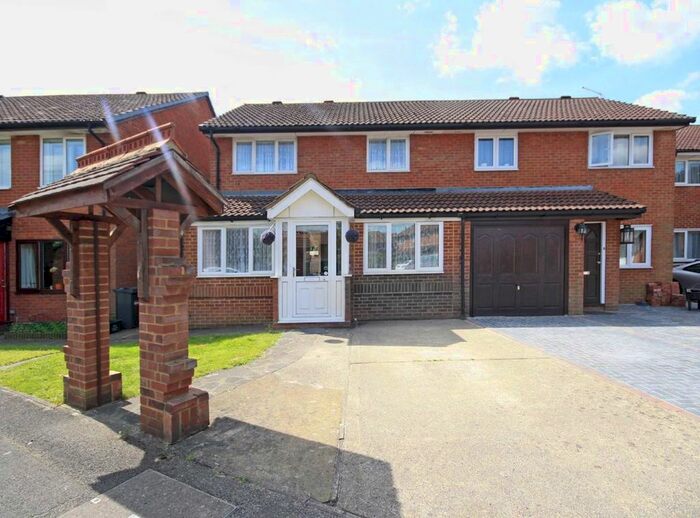 3 Bedroom Semi-Detached House To Rent In Thatchers Way, Isleworth, TW7