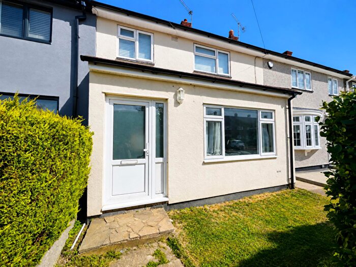 3 Bedroom Terraced House For Sale In Ernan Close, South Ockendon, RM15