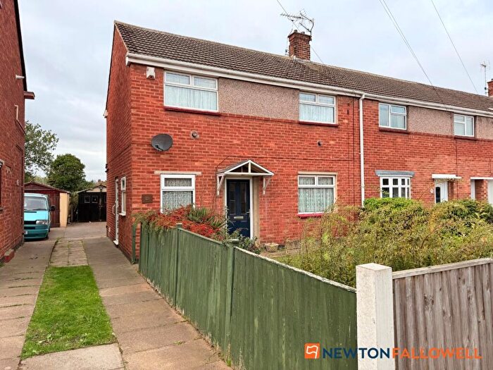 3 Bedroom Semi-Detached House For Sale In Trinity Road, Newark, NG24